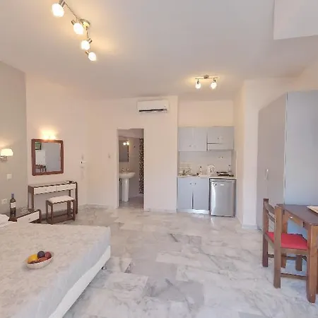 Отель Tarra Seaside Ханья