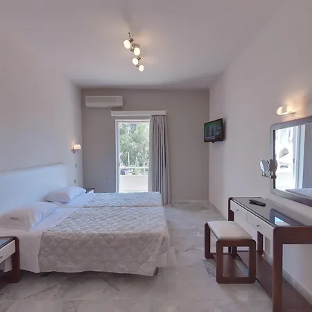 Отель Tarra Seaside