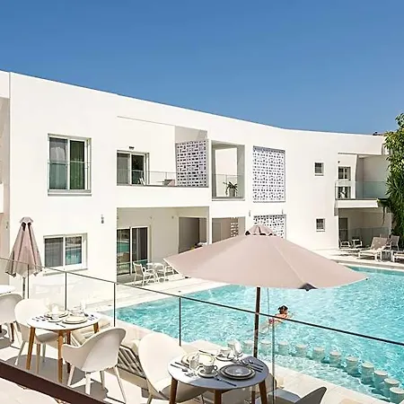 Tarra Seaside Hotel 4*