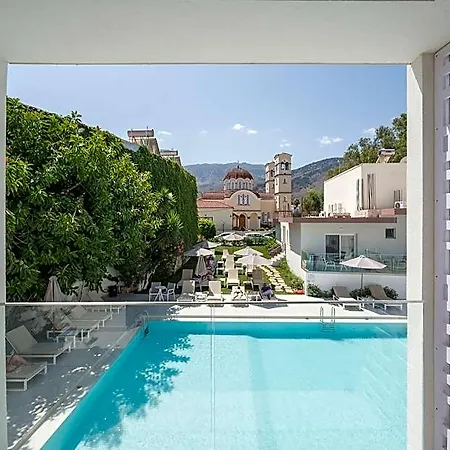 Tarra Seaside Hotel 4*