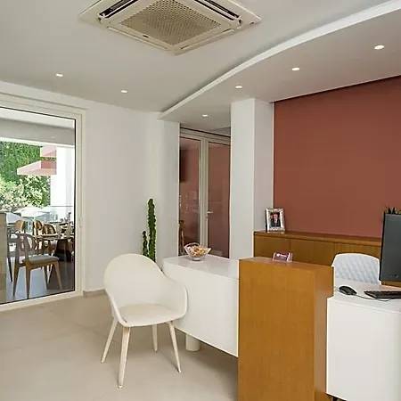Tarra Seaside Hotel Chania (Crete)