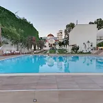 Tarra Seaside Hotell 4*